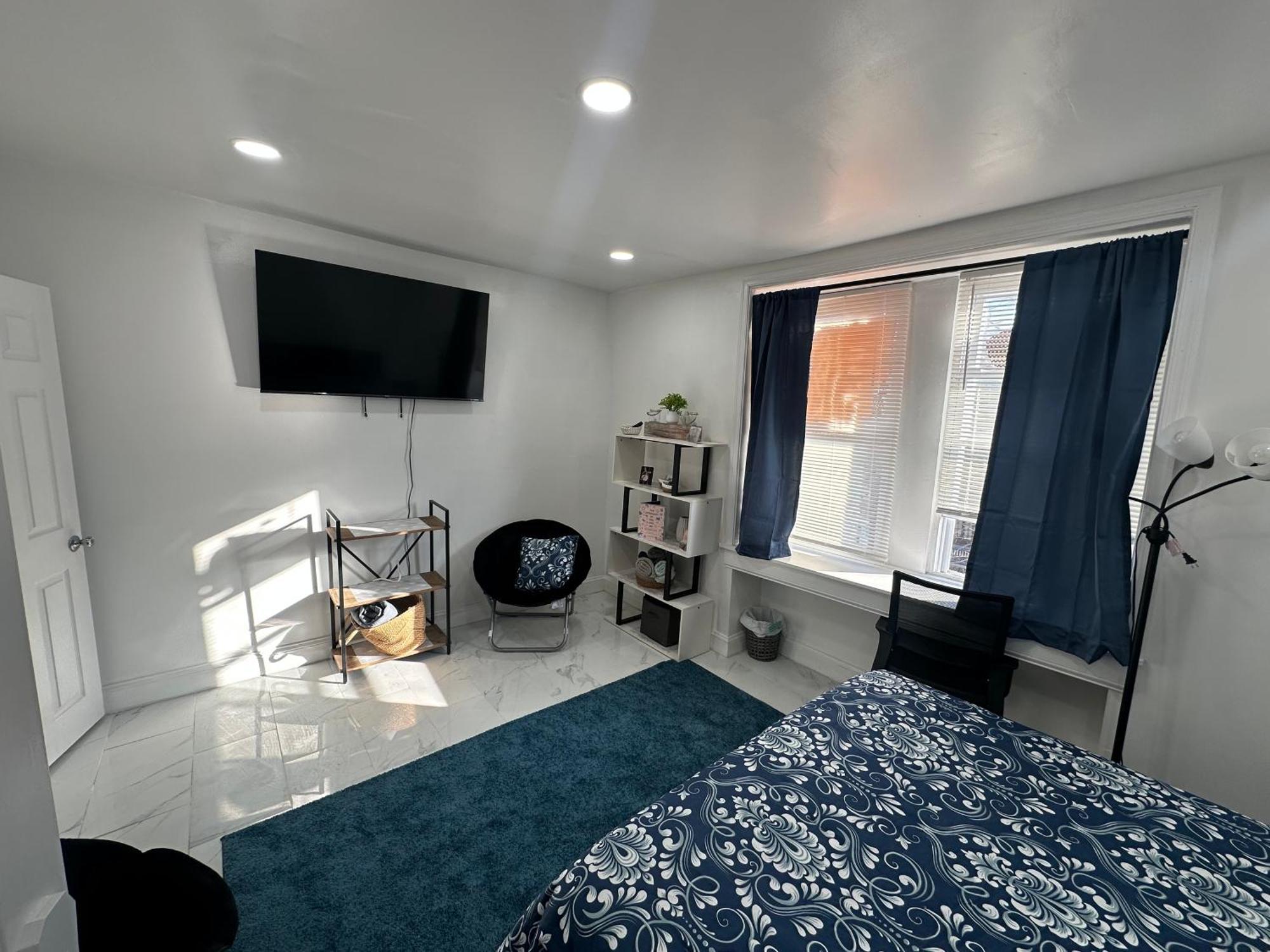 Apartment F And R Property *